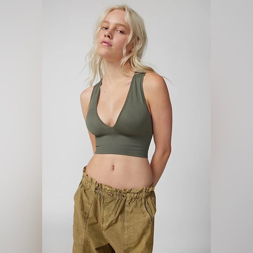 Urban Outfitters Out From Under Green Hailey Seamless Plunge Bra Top